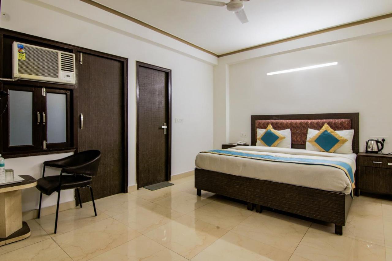 Hotel The Ocean Near Igi Airport 뉴델리 외부 사진