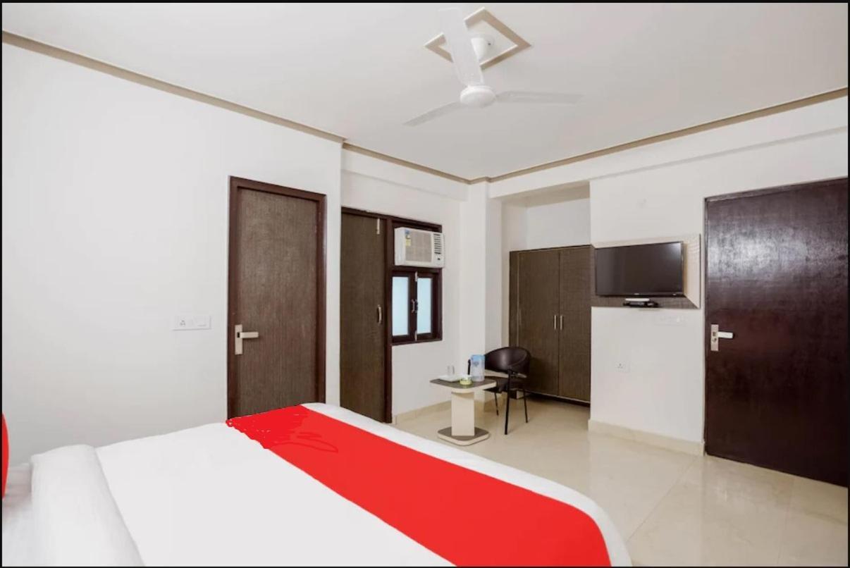 Hotel The Ocean Near Igi Airport 뉴델리 외부 사진