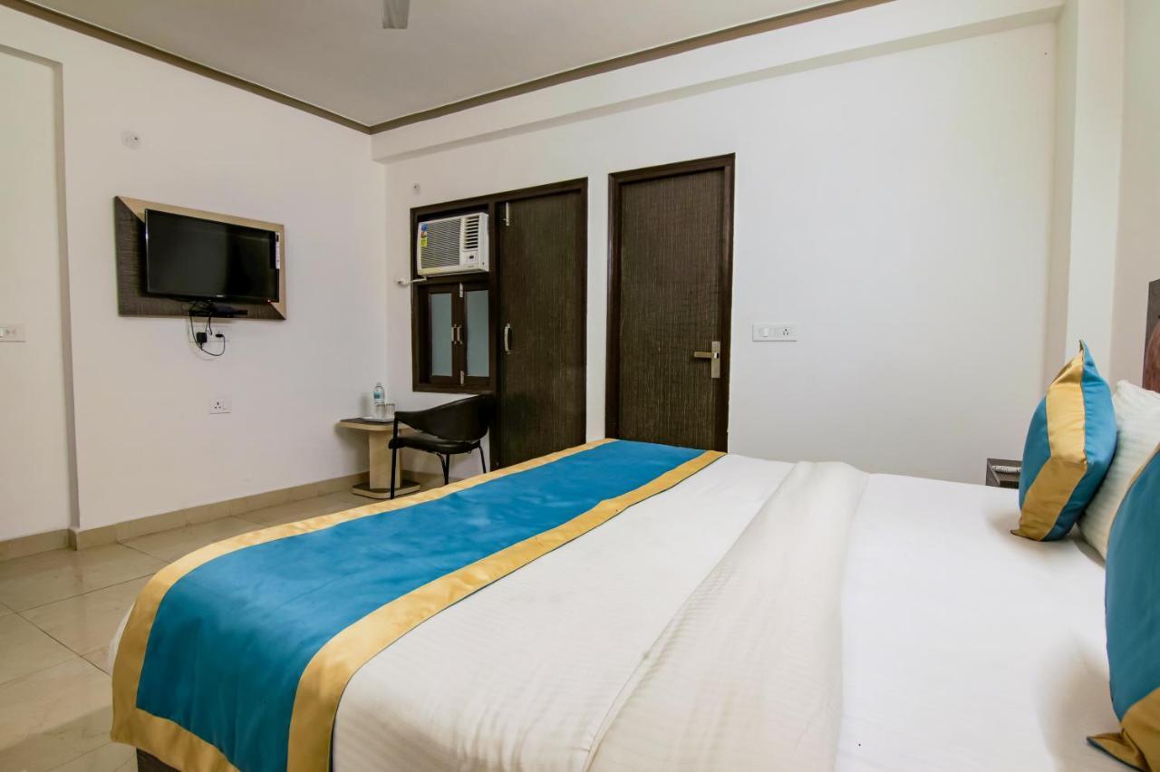 Hotel The Ocean Near Igi Airport 뉴델리 외부 사진