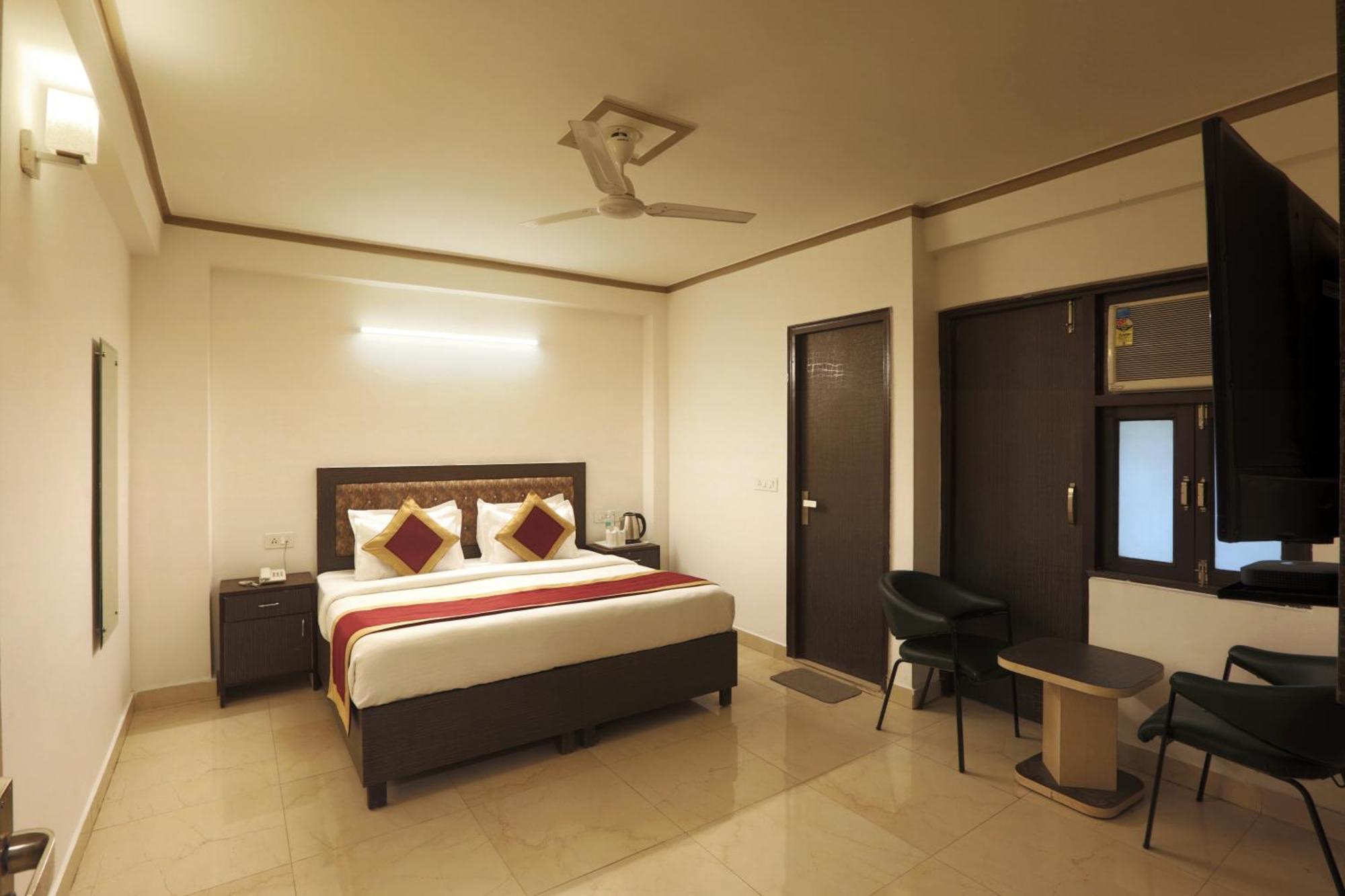 Hotel The Ocean Near Igi Airport 뉴델리 외부 사진