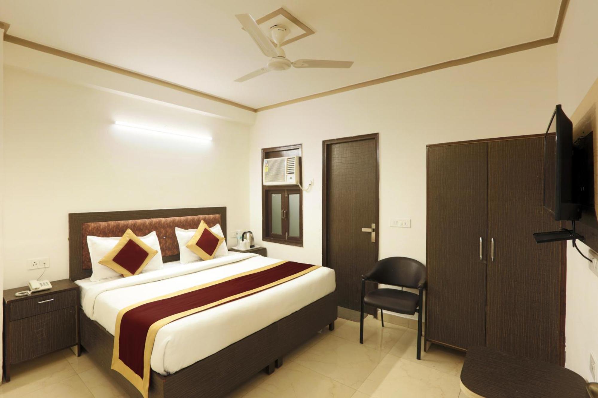 Hotel The Ocean Near Igi Airport 뉴델리 외부 사진