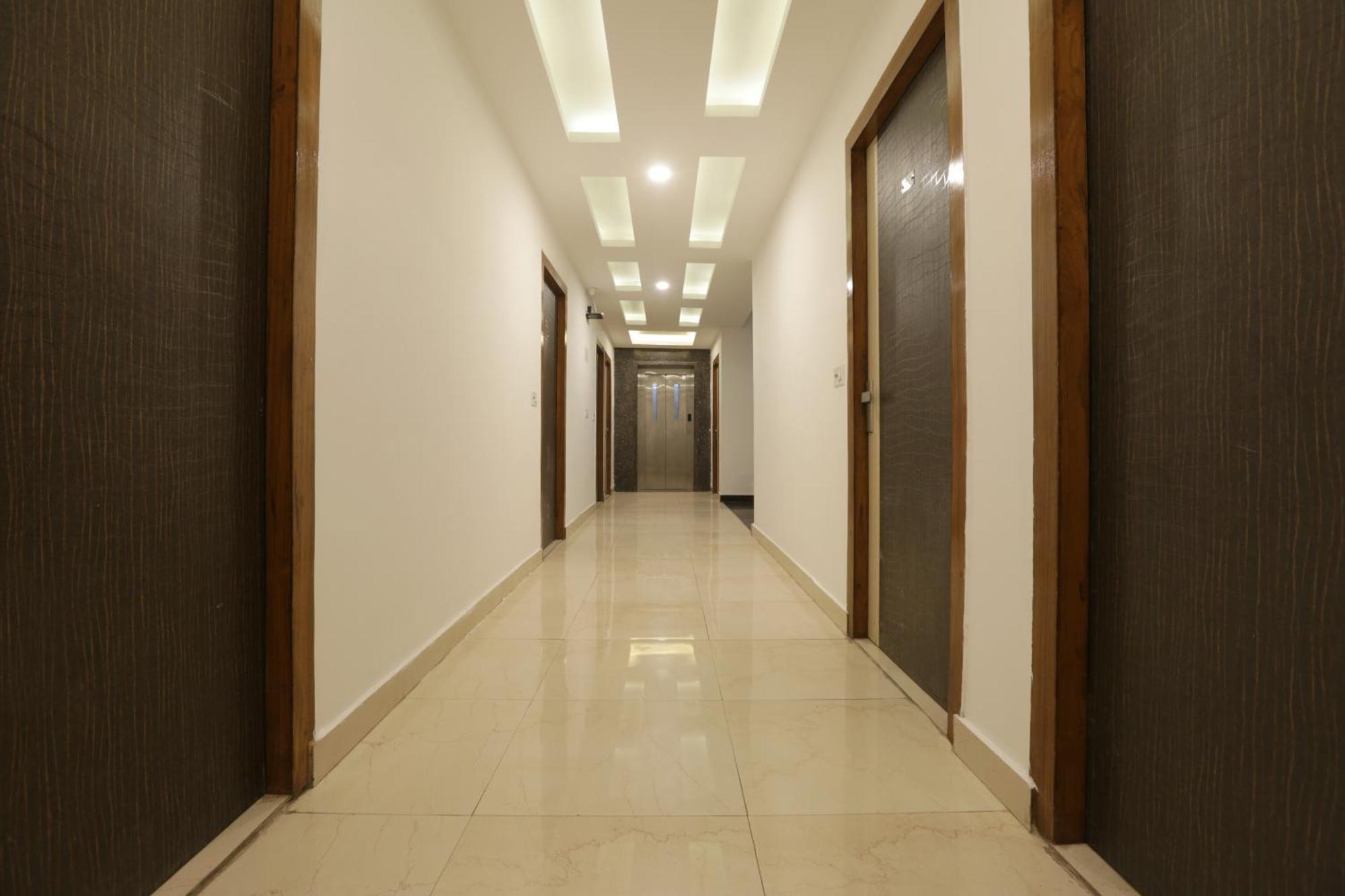 Hotel The Ocean Near Igi Airport 뉴델리 외부 사진