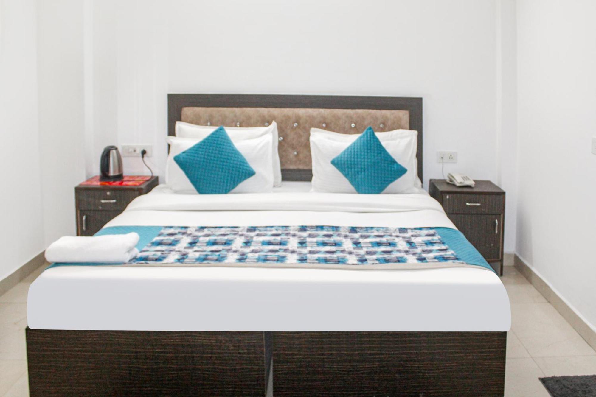 Hotel The Ocean Near Igi Airport 뉴델리 외부 사진