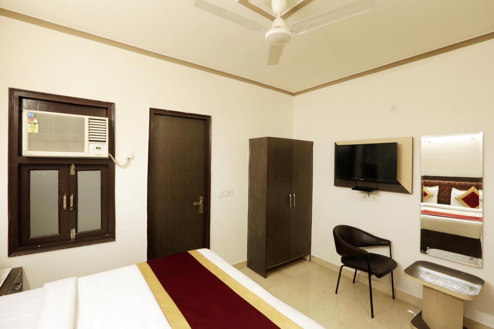 Hotel The Ocean Near Igi Airport 뉴델리 외부 사진